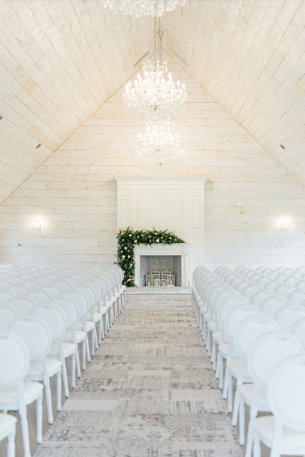 Floral Reef Designs Ottawa Wedding Florist - Amy Pinder Photography - Stonefields Estate wedding - greenery at altar in white barn room